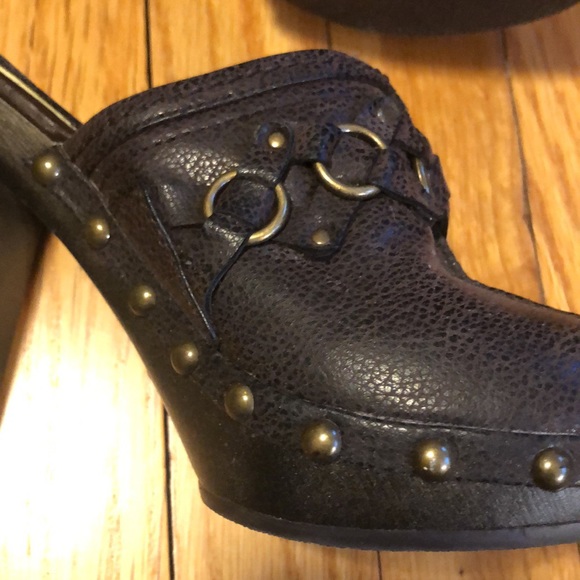 Women’s R2 heeled clogs - Picture 9 of 12